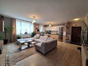 Apartament cu 3 camere, 74 mp, parcare, zona Eroilor — miniatura 3