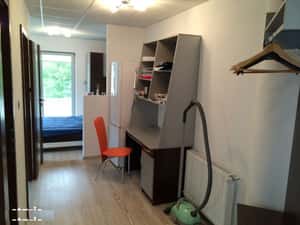 garsoniera  zona v.aron  et 1 cu balcon deschis — miniatura 3