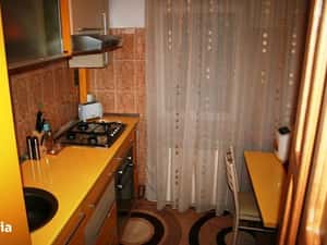 Apt 2 cam D, centru Iasi Targu Cucu, mobilat utilat, et 3, la bulevard — miniatura 6