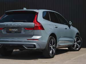 Volvo XC60 B4 R-design AWD 8 Geartronic — miniatura 4