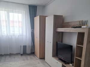 Garsoniera zona vasile aaron   245 euro — miniatura 3