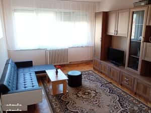 Apartament 2 camere decomandat,boxa+garaj!!! — miniatura 3
