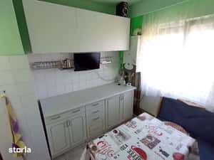 Apartament 2 camere decomandat,boxa+garaj!!! — miniatura 5