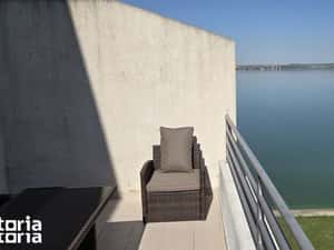 studio +balcon generos 50m'/vedere la lac/piscina/loc de parcare — miniatura 3