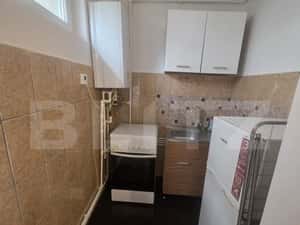 Garsoniera 22 mp, recent renovata, investitie sau locuit, zona Porolis — miniatura 5