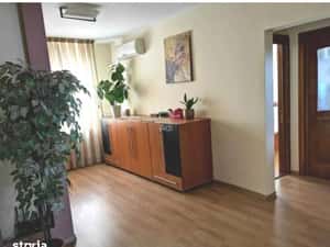 Vând schimb sau închiriez apartament 4 camere în Onești — miniatura 5