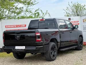 Dodge RAM 1500 HEMI Sport, 401 cp, 98.000 km, 50.700 EUR — miniatura 6