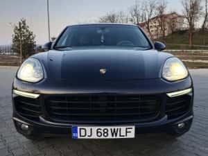 Porsche Cayenne 2016 — miniatura 6