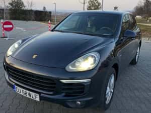 Porsche Cayenne 2016 — miniatura 9