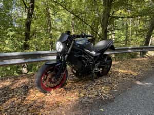 Suzuki SV 650 2023 14.000km — miniatura 3