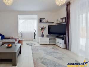 3D! Nobiliara proprietate, in vila, cu 50 mp gradina, Tractorul, Braso — miniatura 4