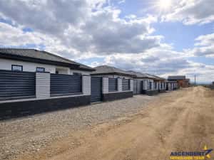 Cocheta vila noua, finisata, standard superior, intabulata, Izvor, Brasov — miniatura 7