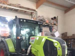 Dezmembrez Tractor Claas Arion 650 — miniatura 10