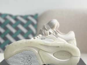 AMIRI ALBI ( verificare colet ) — miniatura 4