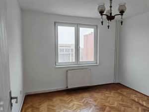 Vând apartament cu 3 camere zona Calea București - Astra
