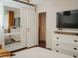 Apartament 2 camere ultracentral – renovat complet, poziție excelentă.