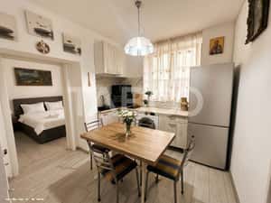 Apartament de vanzare 2 camere decomandate si pivnita in Orasul de Jos — miniatura 3