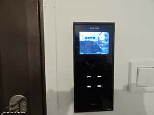 Apartament cu 5 camere, balcon și aer condiționat — miniatura 3