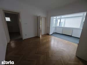 Apartament cu 5 camere, balcon și aer condiționat — miniatura 5