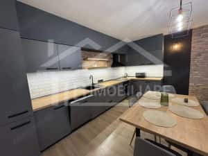 Apartament cu 3 camere, 90mp, decomandat, parcare, Zona Centrala — miniatura 4