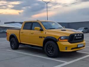 RAM 1500 Sport 5.7 Hemi V8 | STINGER yellow | Tractare 3500 kg — miniatura 3