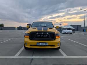 RAM 1500 Sport 5.7 Hemi V8 | STINGER yellow | Tractare 3500 kg — miniatura 4