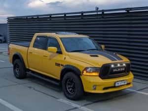 RAM 1500 Sport 5.7 Hemi V8 | STINGER yellow | Tractare 3500 kg — miniatura 9