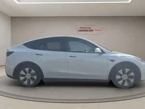 Tesla Model Y Van / Minibus, 70.000 km, 2023 — miniatura 4