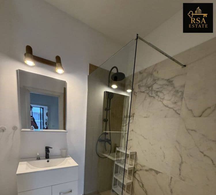 Apartament 2 camere de inchiriat Decomandat Ostroveni Etaj 1 — fotografie 1 din 6