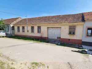 Liubcova - casa cu teren , 500mp !!! — miniatura 2