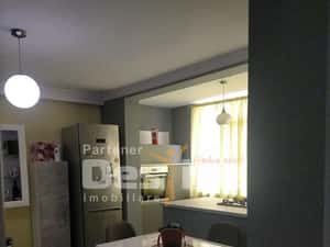 Inchiriez apartament — miniatura 2