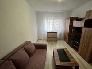 Închiriez apartament 3 camere decomandat