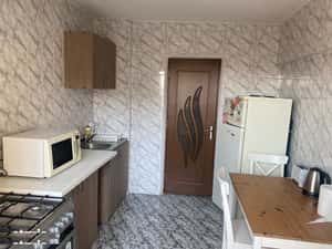Inchiriere 3 Camere 80 mp Complet Utilat Lângă Parc Metrou 17 min — miniatura 3