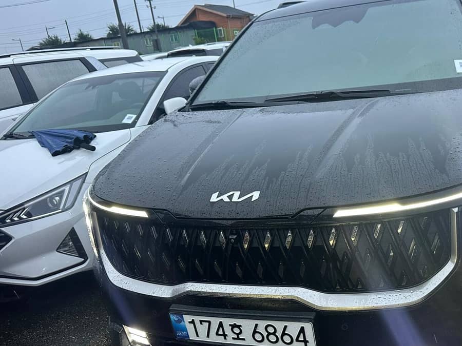 Kia Carnival Signature Automată 200 HP Diesel — fotografie 1 din 7
