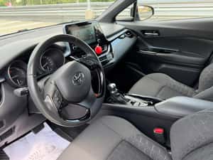 Toyota C-HR 2020 - 57.000 km — miniatura 4