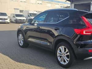 Volvo XC40 Hibrid 2023, SUV, 81.350 km — miniatura 4