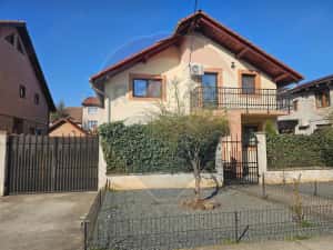 Casa de vanzare — miniatura 1