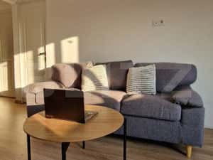 Apartament cu 3 camere, parcare inclusa, curte privata, zona Tineretul