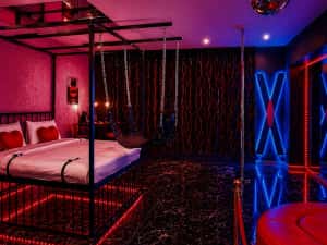 Love Room Premium Bucuresti Jacuzzi Self Check-in Non Stop — miniatura 2