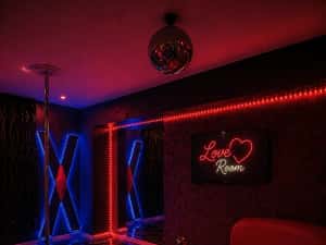 Love Room Premium Bucuresti Jacuzzi Self Check-in Non Stop — miniatura 4