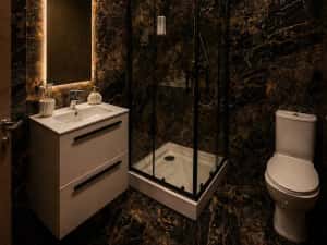 Love Room Premium Bucuresti Jacuzzi Self Check-in Non Stop — miniatura 9