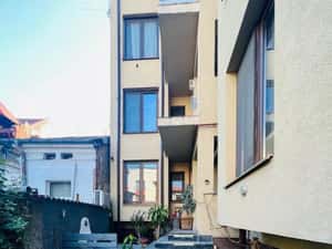 Apartament cu 4 camere-rezidential sau Comercial-Birouri