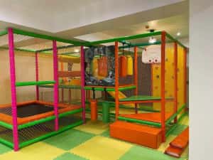 Loc de joaca modular Spatiu de joaca labirint modular — miniatura 1