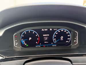 Volkswagen Arteon 2.0 TSI DSG R-Line – vehicul elegant și sportiv — miniatura 4
