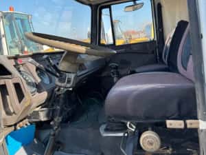 Iveco cu macara basculabil