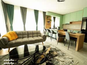 Apartament 3 camere de închiriat Unirii