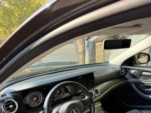 Vand Mercedes E 220. — miniatura 4