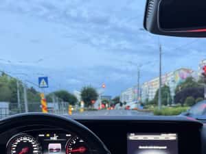 Vand Mercedes E 220. — miniatura 9