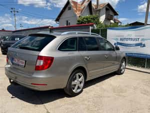 Skoda Superb 2012 Diesel Manuală 140 CP — miniatura 4