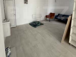 Spatiu comercial sau locuinta in zona centrala Voinesti — miniatura 3